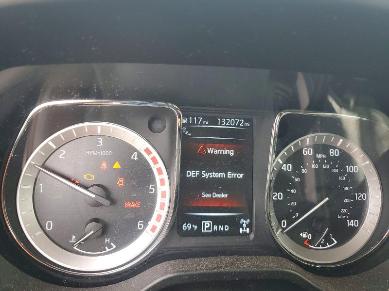 Фото 9 - NISSAN TITAN