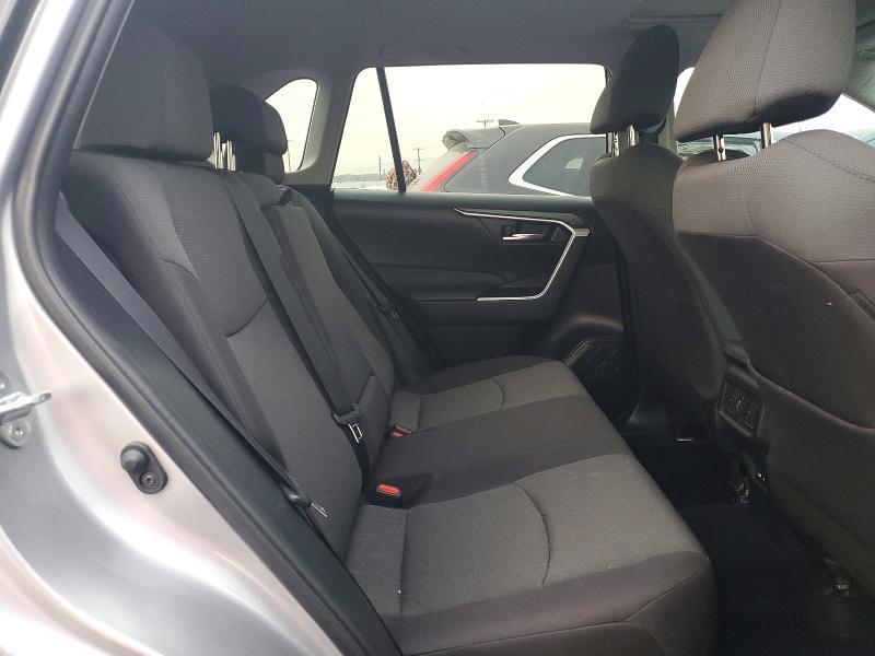 Фото 11 - TOYOTA RAV4