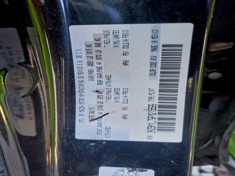 Фото 14 - MAZDA 3