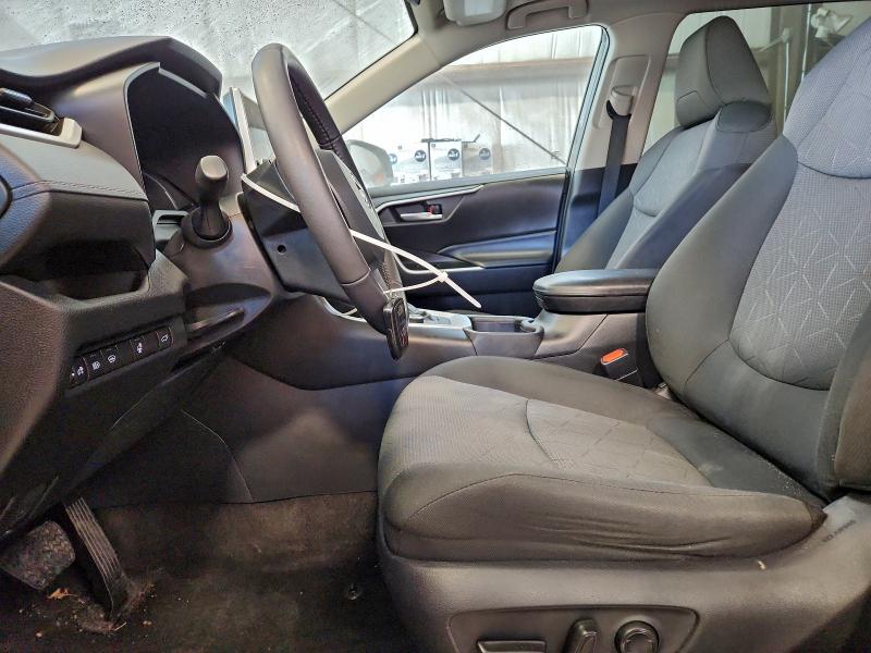 Фото 7 - TOYOTA RAV4