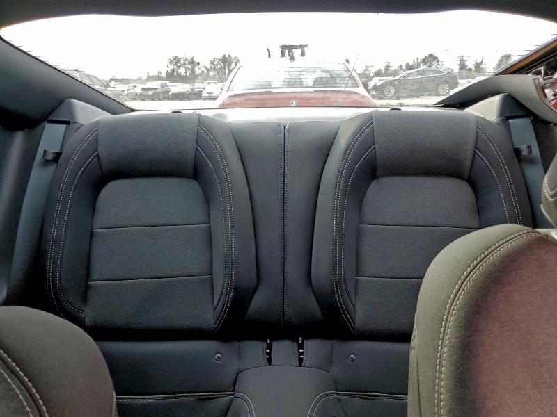 Фото 10 - FORD MUSTANG