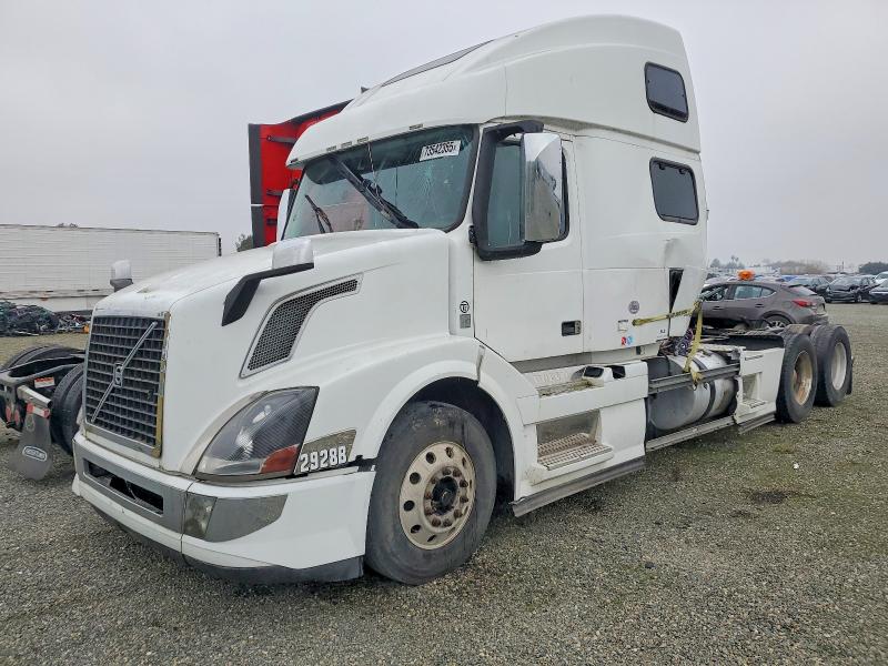 Фото 2 - VOLVO VN