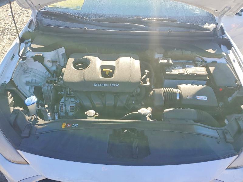 Фото 11 - HYUNDAI ELANTRA