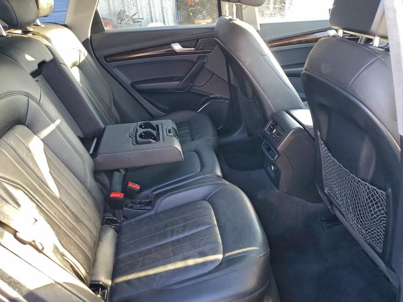 Фото 11 - AUDI Q5