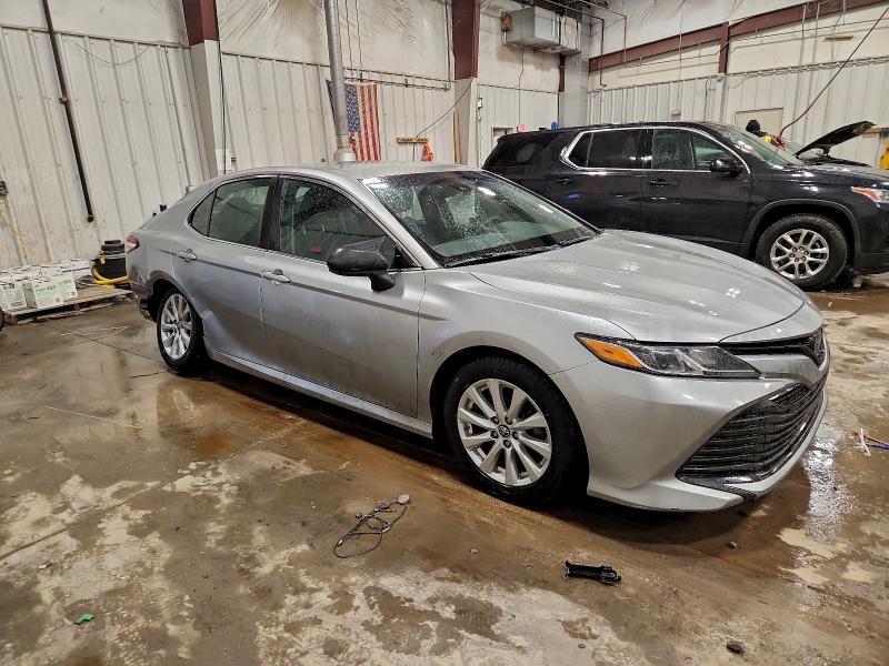 Фото 4 - TOYOTA CAMRY