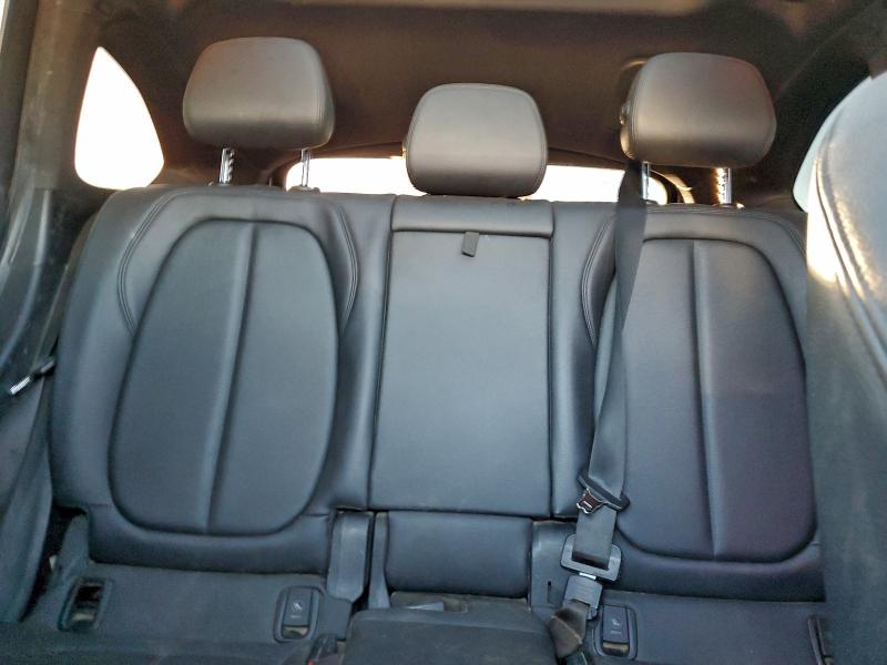 Фото 10 - BMW X1