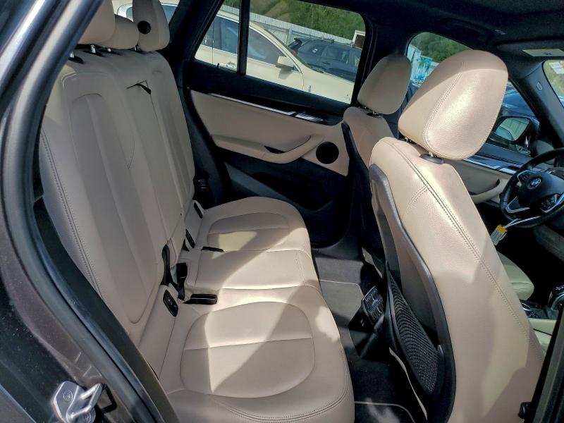 Фото 11 - BMW X1