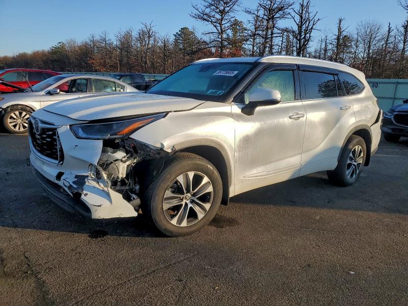 Фото 1 - TOYOTA HIGHLANDER