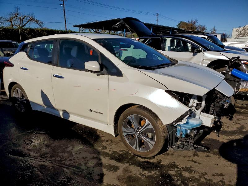 Фото 4 - NISSAN LEAF