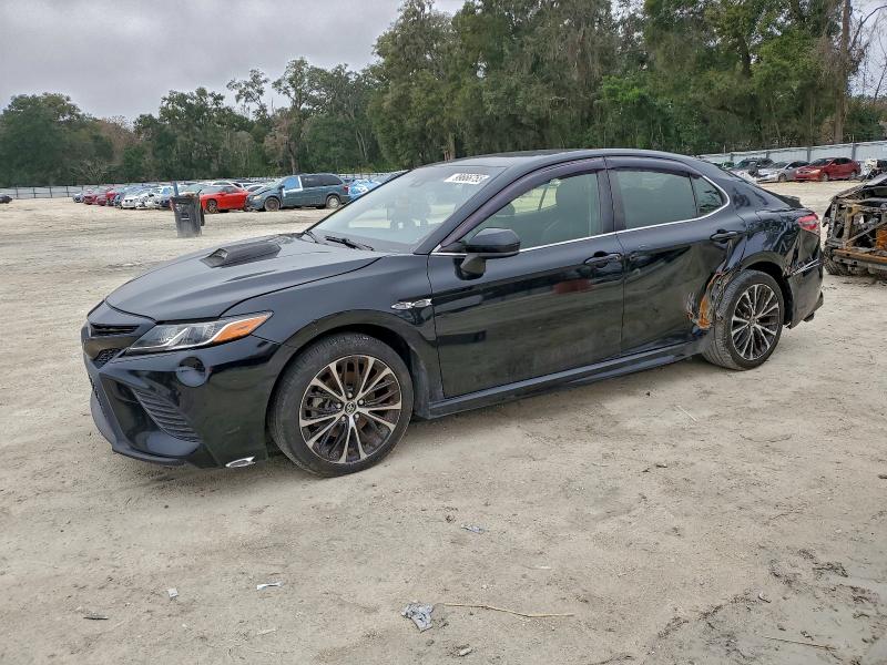 Фото 1 - TOYOTA CAMRY