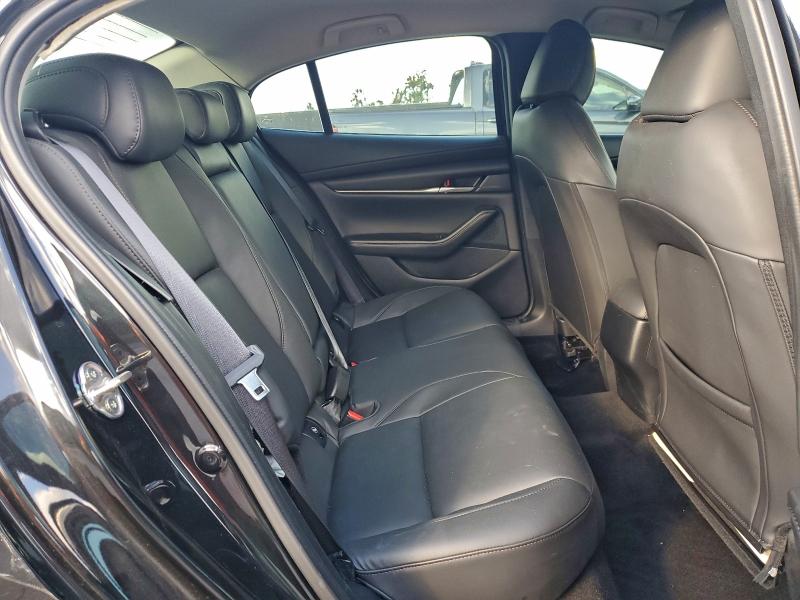 Фото 10 - MAZDA 3