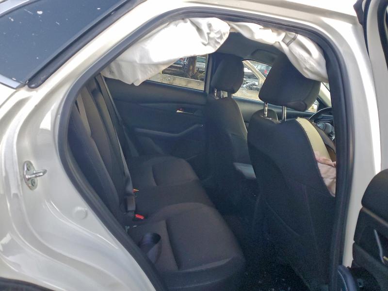 Фото 11 - MAZDA CX30