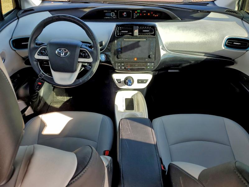 Фото 8 - TOYOTA PRIUS