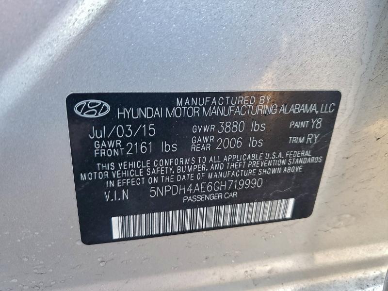 Фото 12 - HYUNDAI ELANTRA