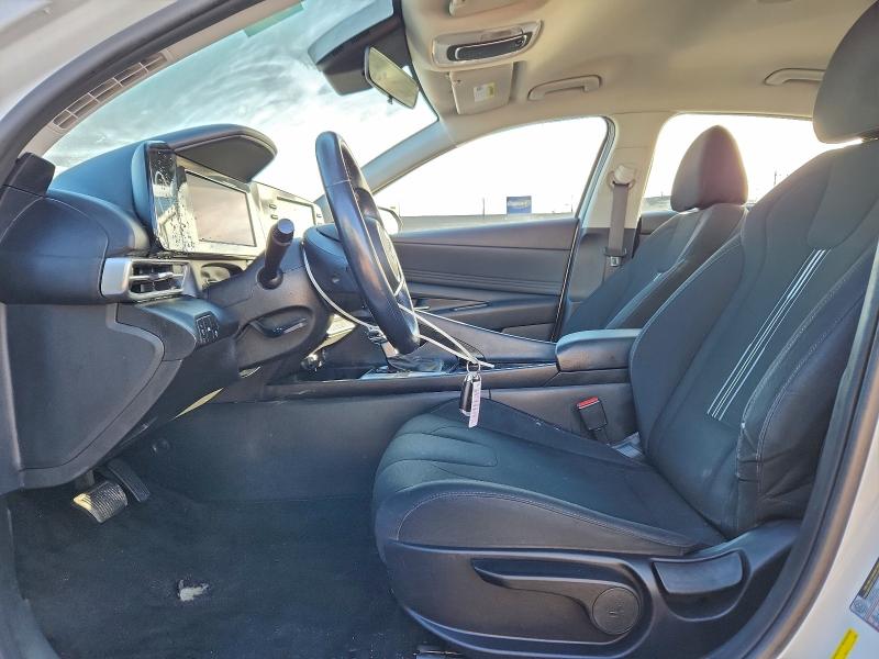 Фото 7 - HYUNDAI ELANTRA