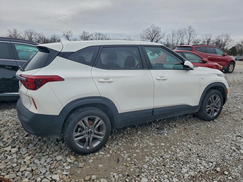 Фото 3 - KIA SELTOS