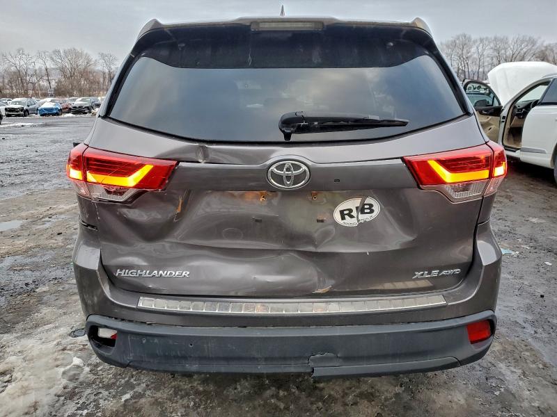 Фото 6 - TOYOTA HIGHLANDER