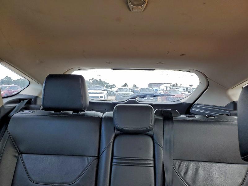 Фото 10 - FORD FOCUS