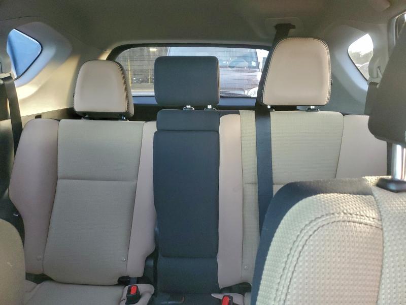 Фото 10 - TOYOTA RAV4