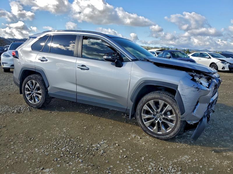 Фото 4 - TOYOTA RAV4