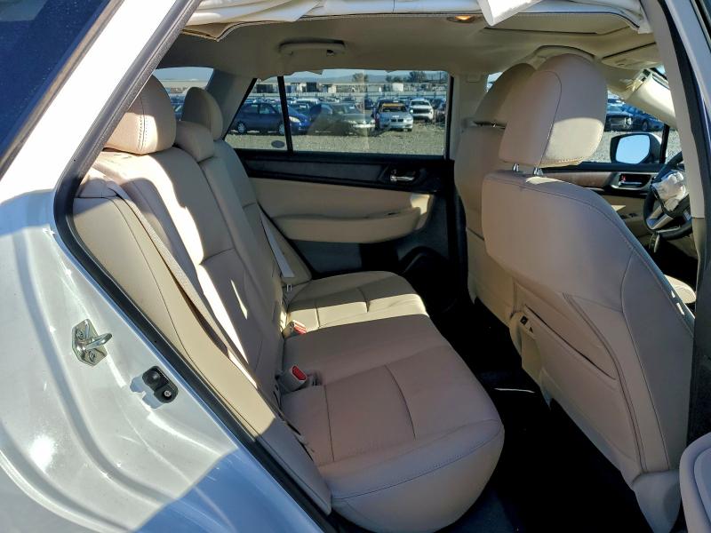 Фото 10 - SUBARU OUTBACK