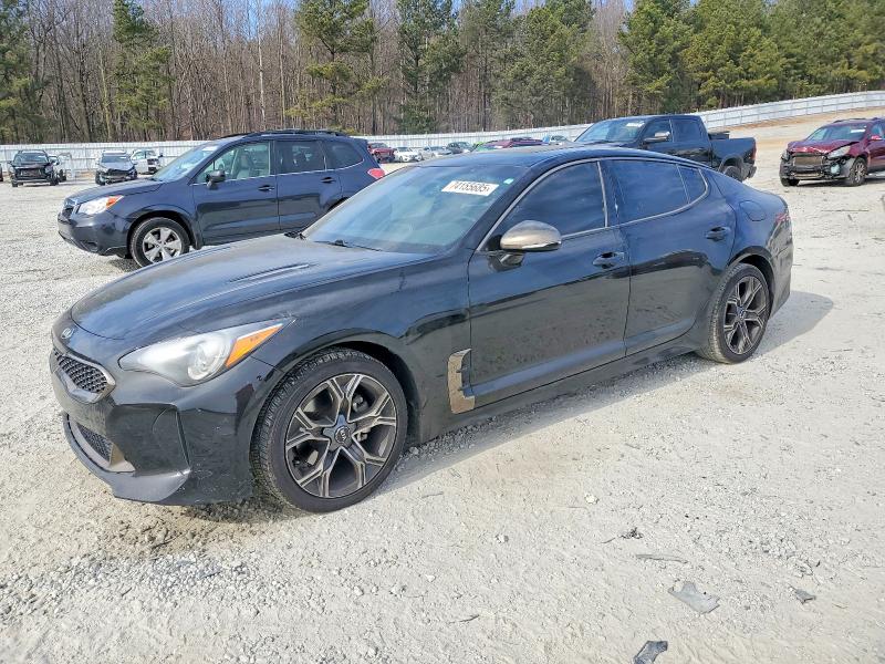 Фото 1 - KIA STINGER