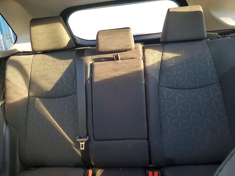 Фото 10 - TOYOTA RAV4