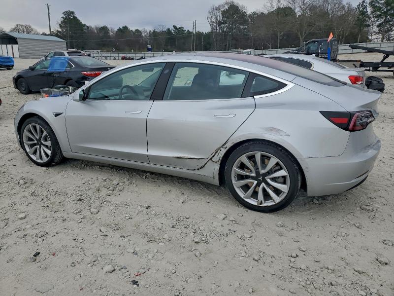 Фото 2 - TESLA MODEL 3
