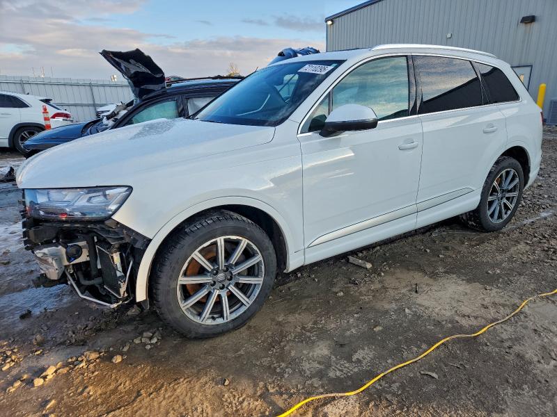 Фото 1 - AUDI Q7