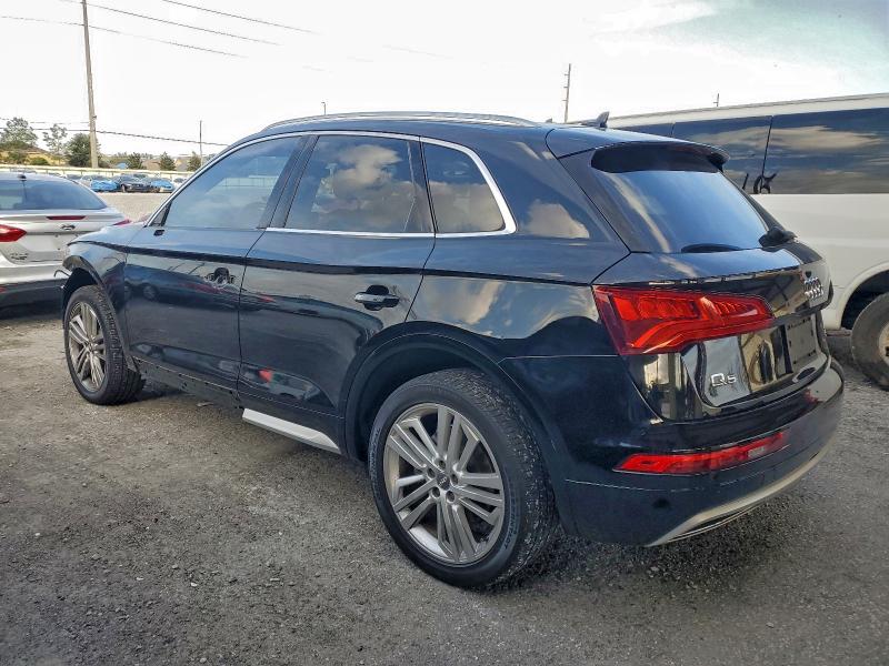 Фото 2 - AUDI Q5