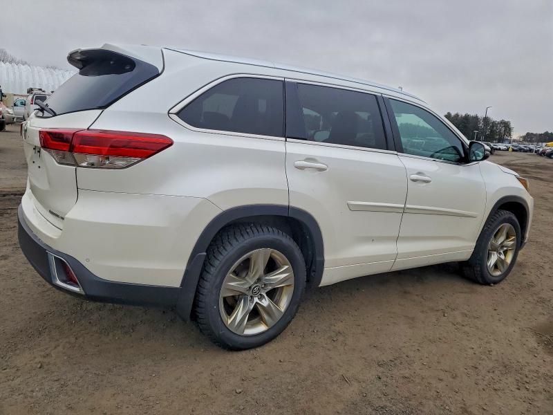 Фото 3 - TOYOTA HIGHLANDER