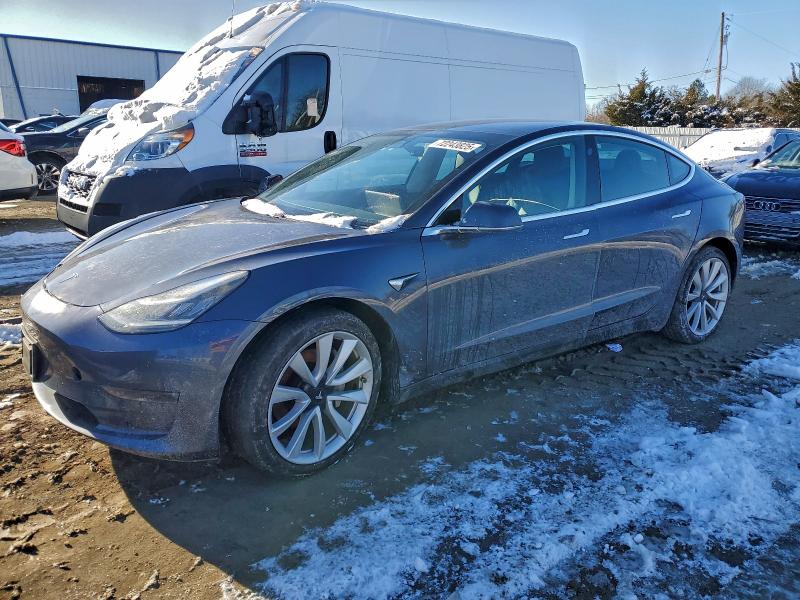 Фото 1 - TESLA MODEL 3