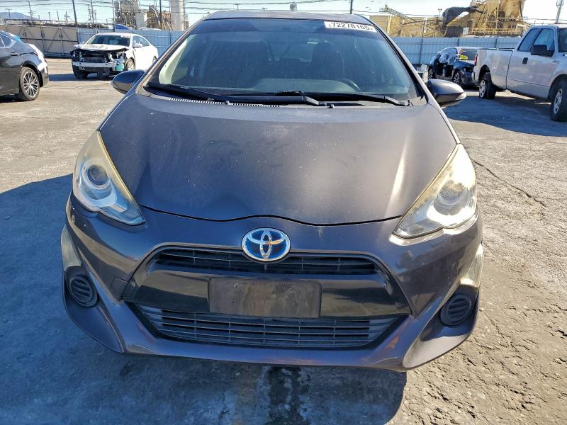 Фото 5 - TOYOTA PRIUS