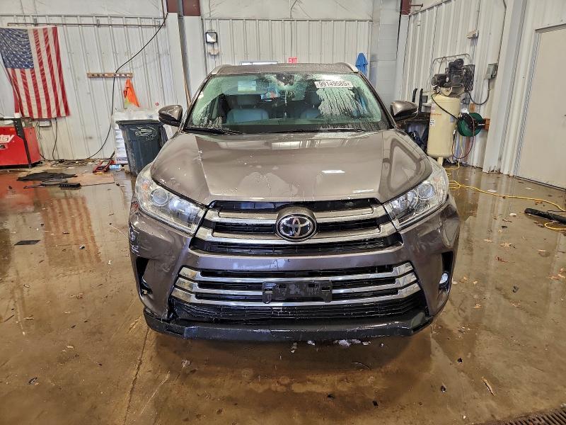 Фото 5 - TOYOTA HIGHLANDER