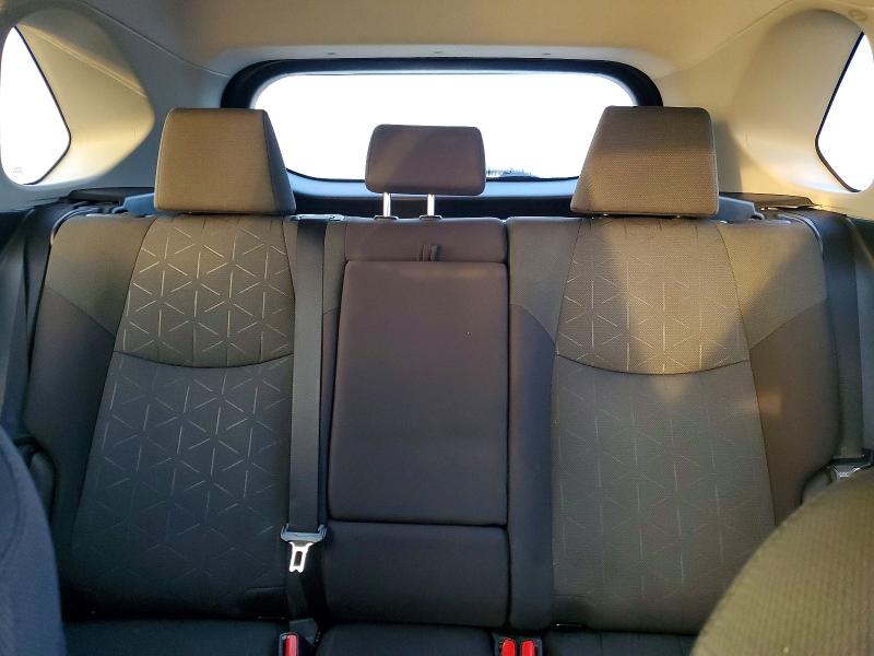 Фото 10 - TOYOTA RAV4