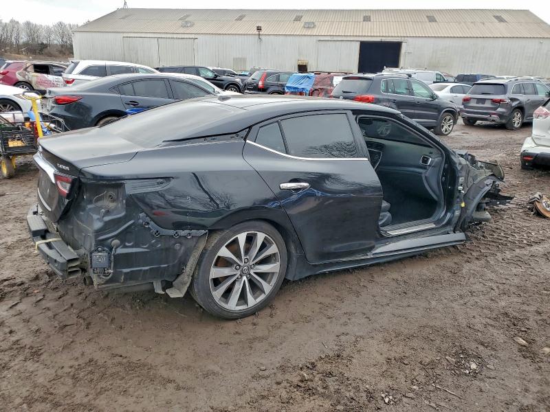 Фото 3 - NISSAN MAXIMA