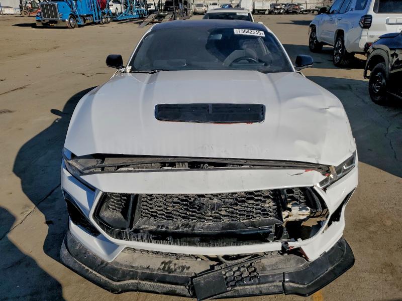 Фото 5 - FORD MUSTANG