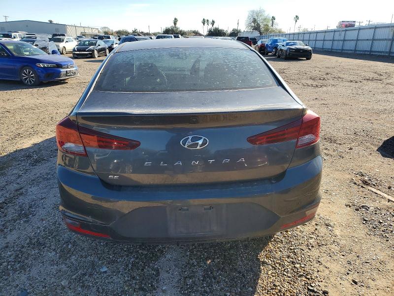 Фото 6 - HYUNDAI ELANTRA