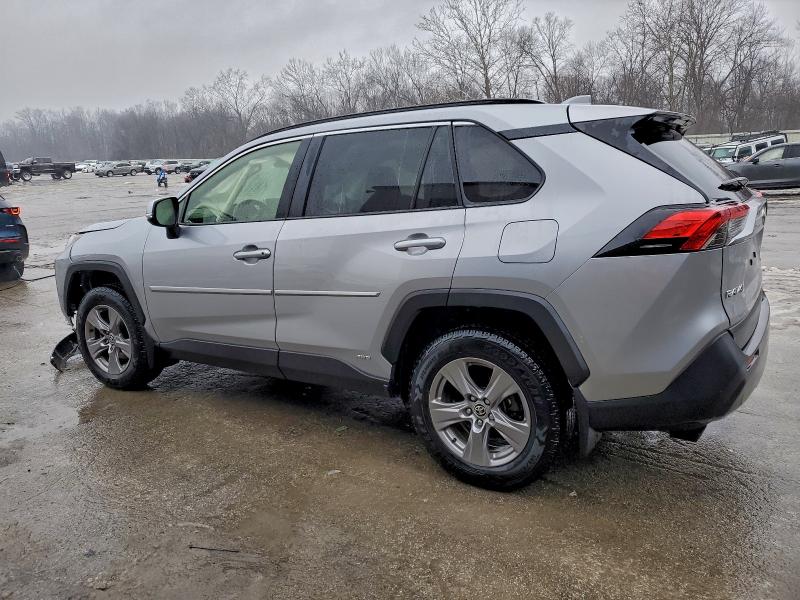 Фото 2 - TOYOTA RAV4