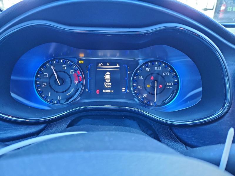 Фото 9 - CHRYSLER 200