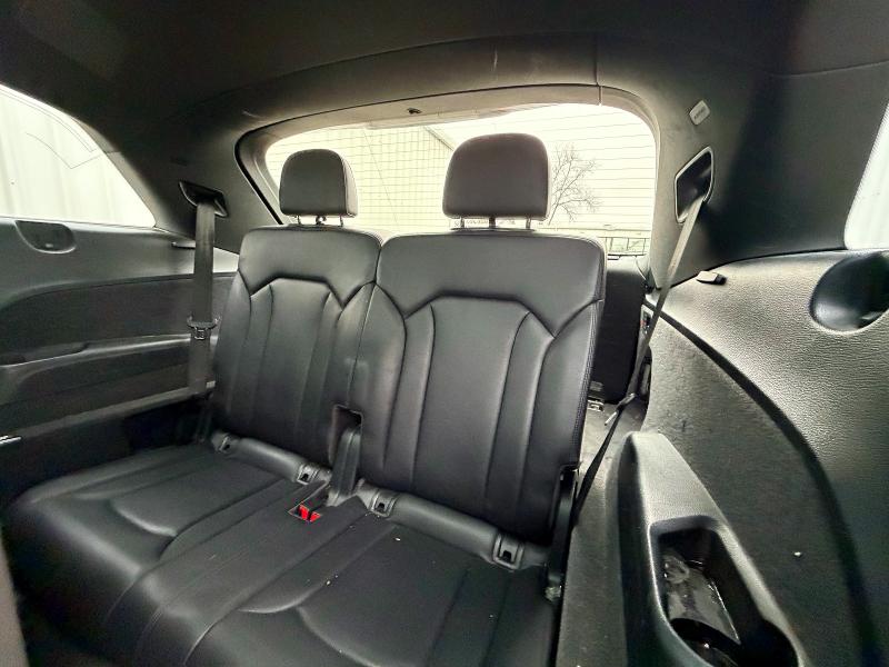 Фото 14 - AUDI Q7