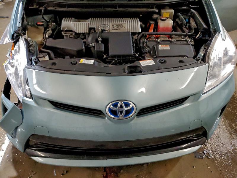 Фото 11 - TOYOTA PRIUS