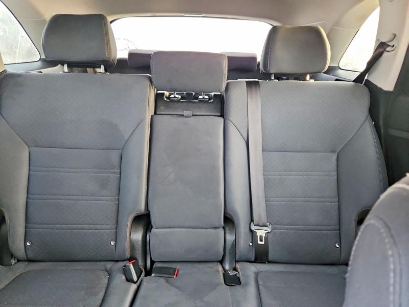 Фото 10 - KIA SORENTO