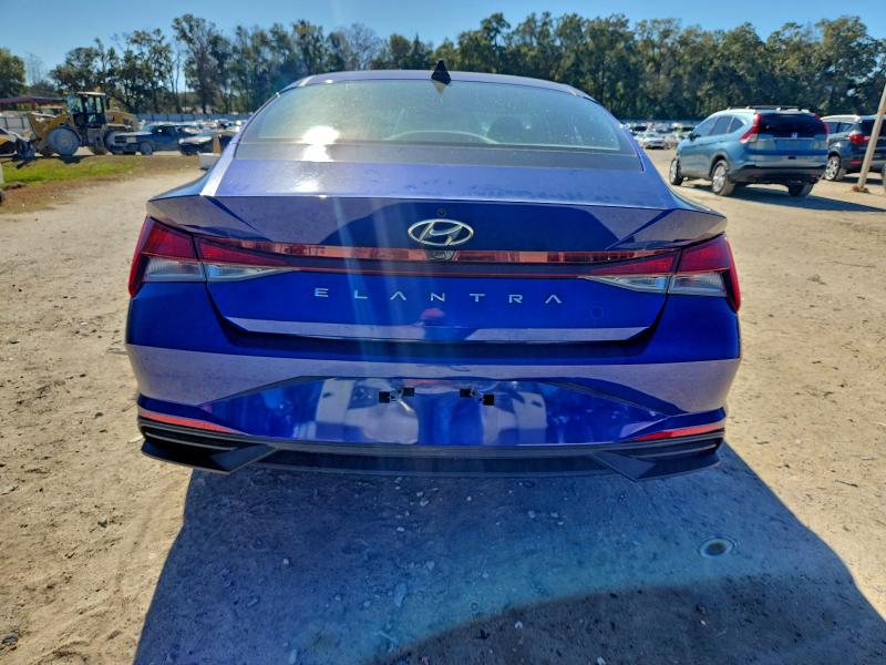 Фото 6 - HYUNDAI ELANTRA