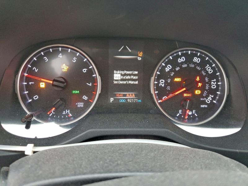 Фото 9 - TOYOTA RAV4