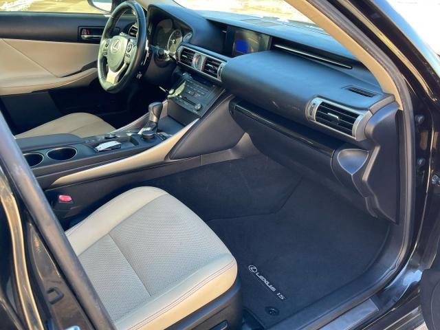 Фото 5 - LEXUS IS