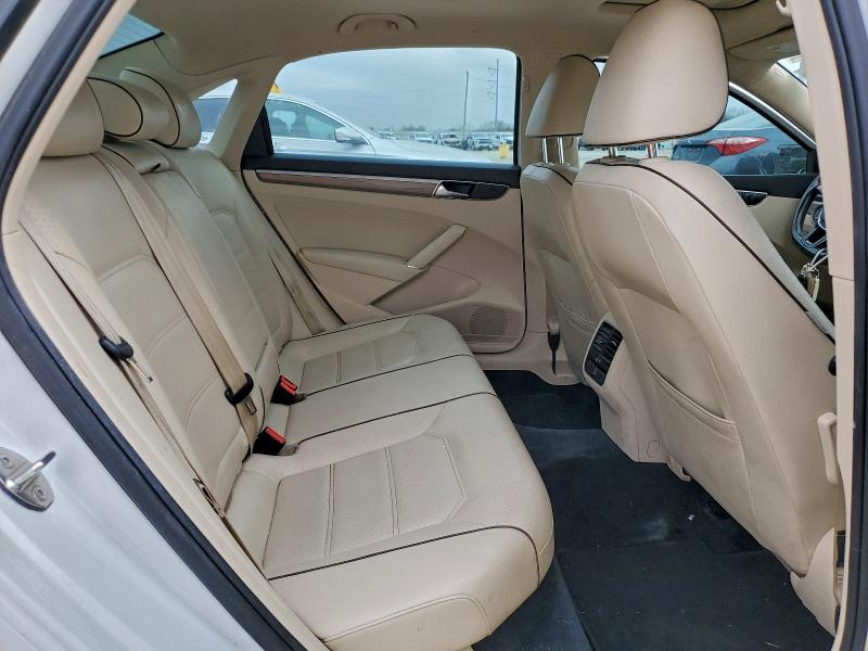 Фото 10 - VOLKSWAGEN PASSAT