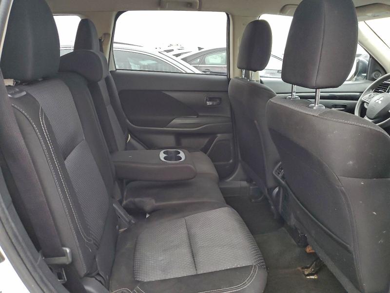 Фото 10 - MITSUBISHI OUTLANDER