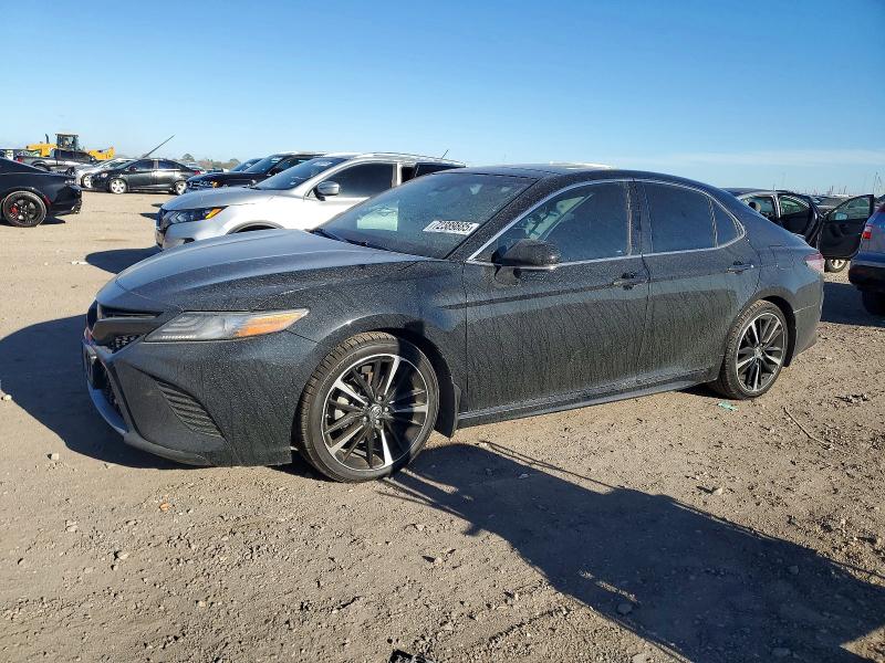 Фото 1 - TOYOTA CAMRY