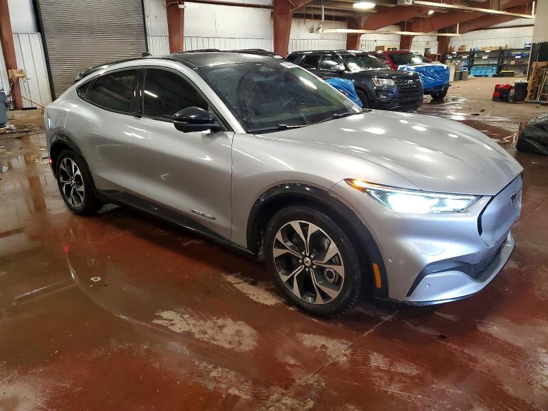 Фото 4 - FORD MUSTANG